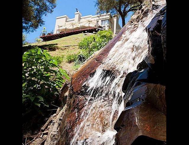 6 BEDROOM HOUSE FOR SALE IN PAARL